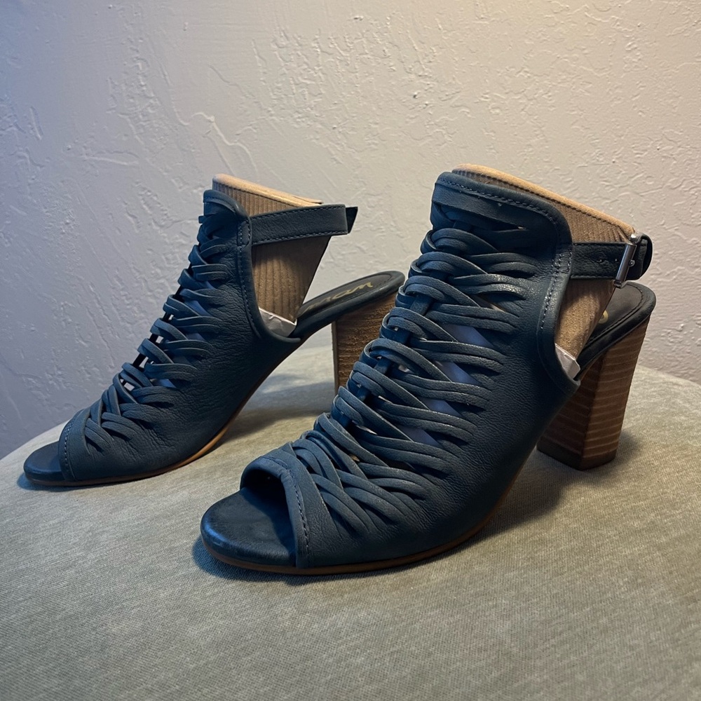 Sam Edelman Heels - Picture 2 of 7